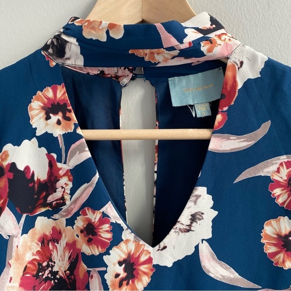 SKIES are Blue Floral Bell Sleeve Dress Key Hole Detail Women's Size Small - Picture 3 of 12